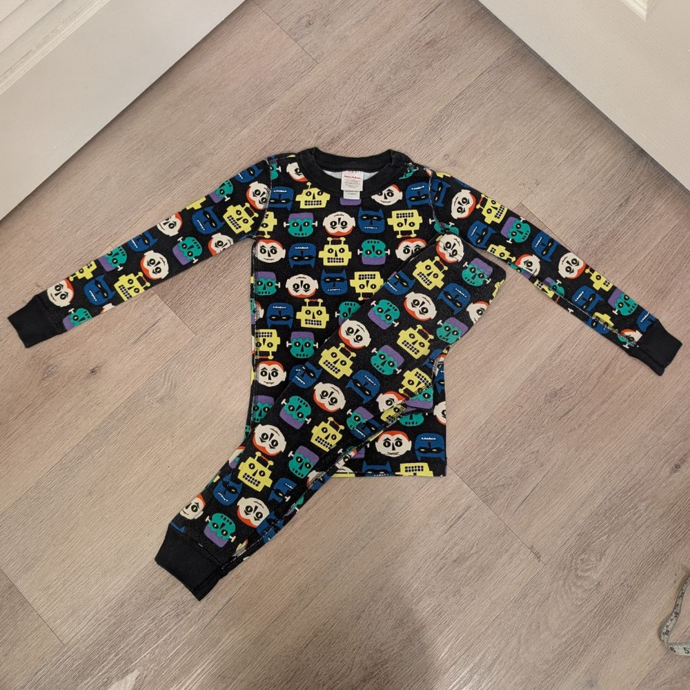 Boys Hanna Andersson Pajama Set Size 4/5 Black Multi-color Robot Print